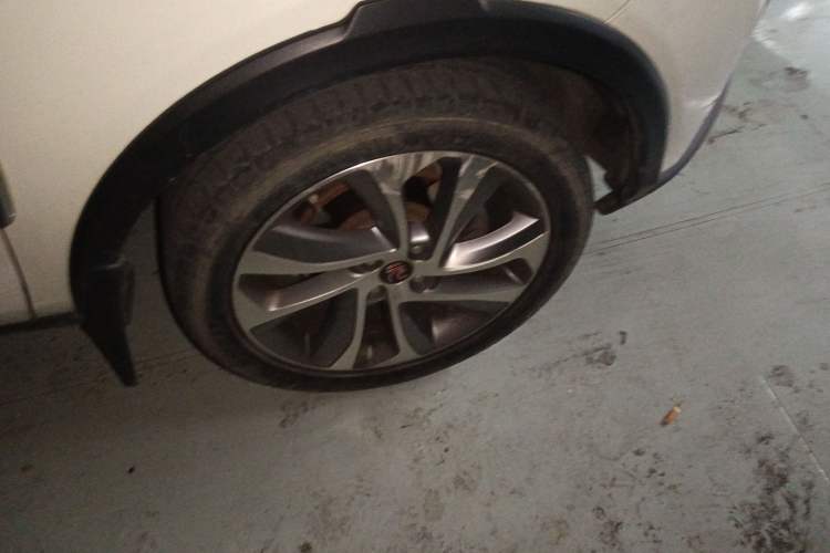 Used BYD Yuan 2016 1.5L Manual Luxury Model Right Front Wheel Hub