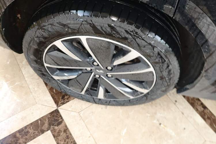 Used Li Auto L6 2025 Pro Smart Refresh Edition Right Rear Wheel Hub