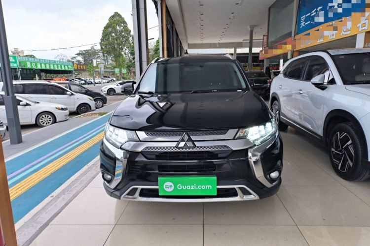 Used Mitsubishi Outlander 2020 2.4L 4x4 Zhi Xiang Edition 7-Seater
