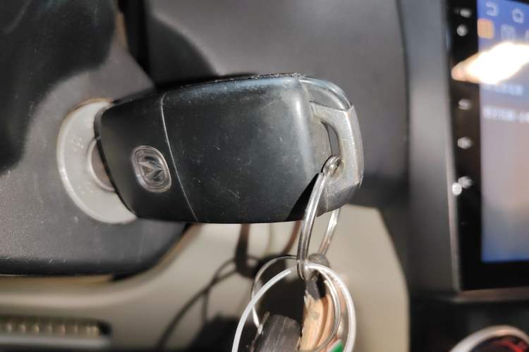 Used CHANGAN Alsvin V3 2015 1.4L Manual Meiruan Model China V Standard
