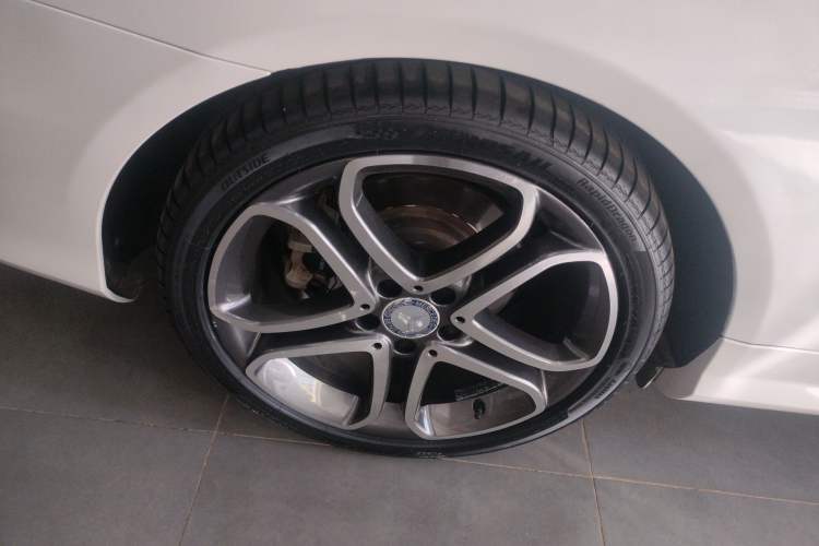 Used Mercedes-Benz E-Class 2014 E 260 Convertible Coupe Right Rear Wheel Hub