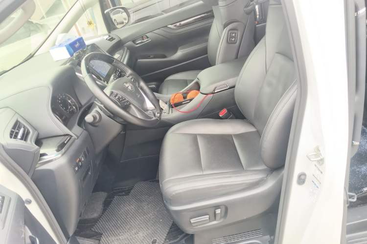 Used Toyota Vellfire 2023 Crown Dual-Engine 2.5L HV Luxury Edition Left Front Seat