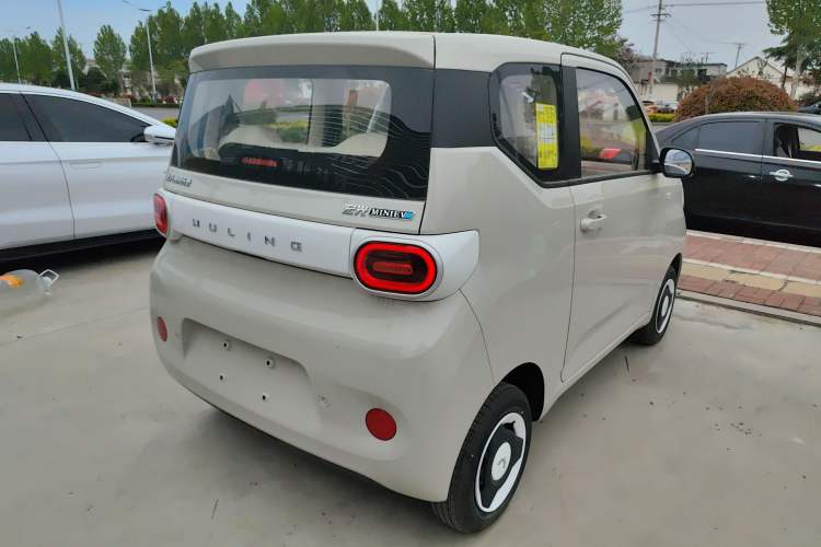 Used Wuling Hongguang MINIEV 2024 3rd Generation 215km Youth Edition Rear Right 45 Deg