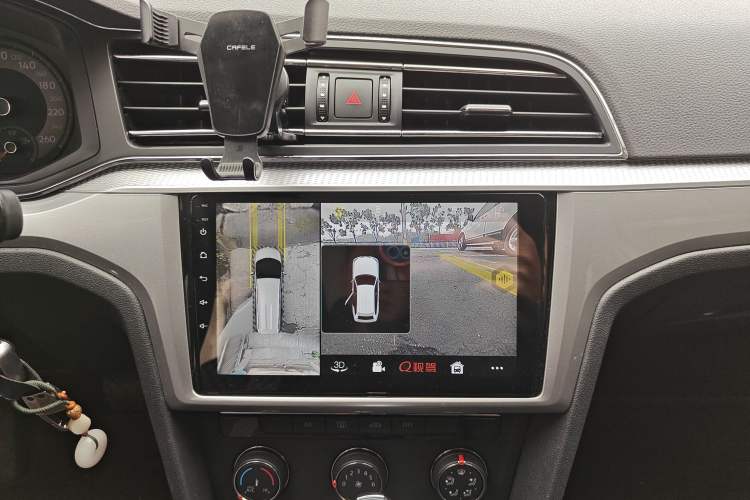 Used Volkswagen Lamando 2019 230TSI DSG Fashion Edition China VI Audio And AC Panel