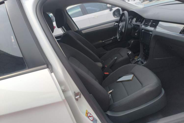 Used Volkswagen Bora 2015 Value Edition 1.6L Manual Fashionable Style
