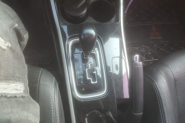 Used Mitsubishi Outlander 2018 2.0L Two-Wheel Drive Glory Edition 5 Seats
