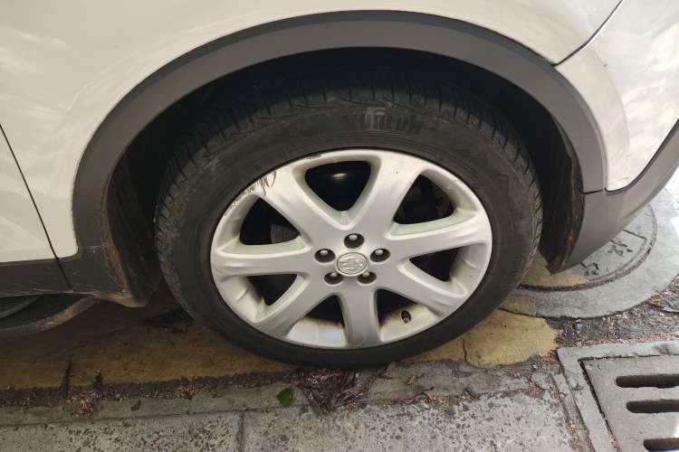 Used Buick Encore 2015 1.4T Automatic Two-Wheel Drive Urban Elite Version
