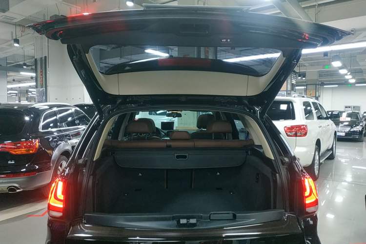 Used BMW X5 2018 xDrive35i M Sport Edition Trunk