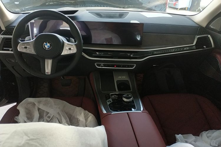 Used BMW X5 2025 Model, xDrive 30Li Prestige M Sport Night Package
