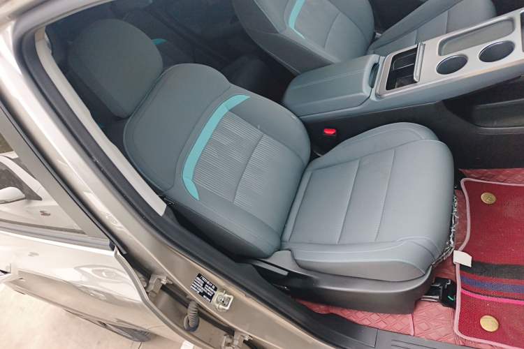 Used AION Y 2023 Plus 510 Enjoy Edition Right Front Seat