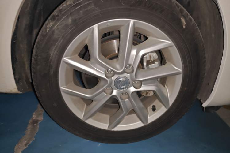 Used Nissan Tiida 2021 1.6L CVT Cool Edition Right Front Wheel Hub