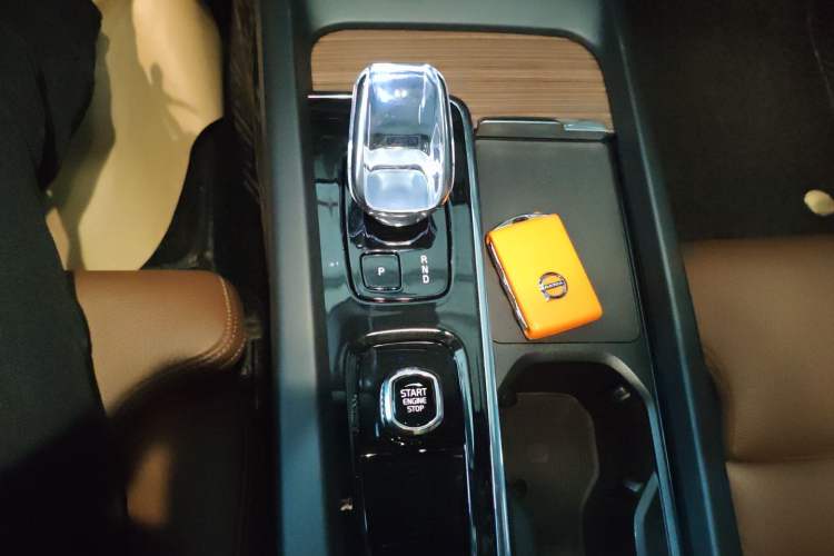 Used Volvo XC60 2024 B5 4x4 Smart Luxury Edition
