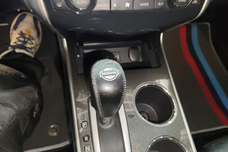 Used Nissan Teana 2013 2.0L XL Comfort Edition Gear Lever