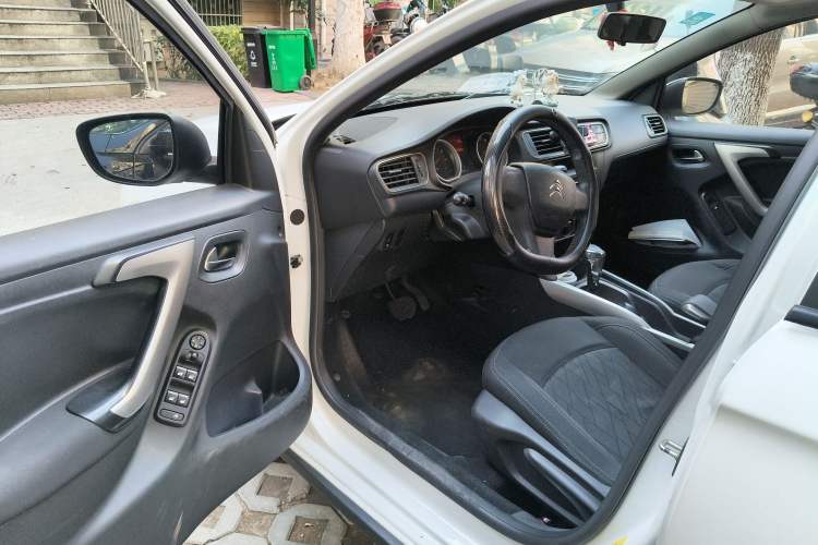 Used Citroen C3-XR 2015 1.6L Automatic Fashion Model Driver Seat