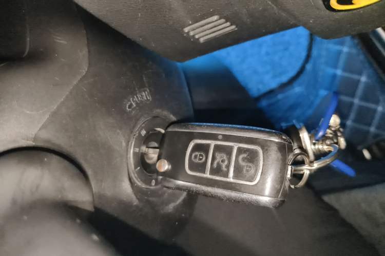 Used Honda Fit 2014 1.5L SE CVT Fashion Model Vehicle Key