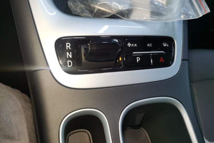 Used Geely Galaxy Geome 2026 Model 310km Youth Edition Gear Lever