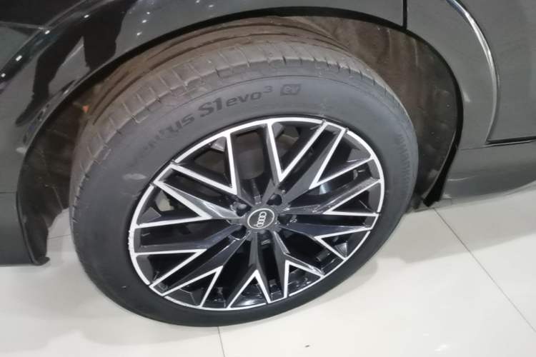 Used Audi Q5 e-tron 2023 40 e-tron Starry Edition Mecha Kit Right Rear Wheel Hub