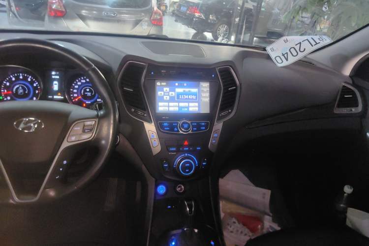 Used Hyundai Grand SantaFe 2013 3.0L 7-seat Four-Wheel-Drive Luxury Edition