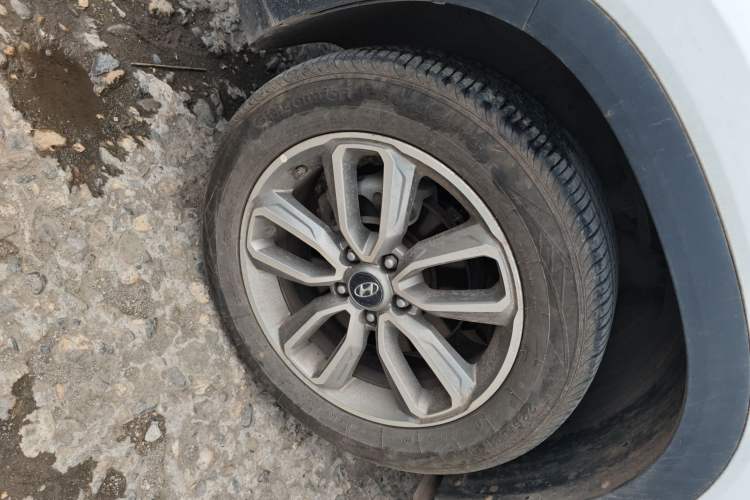 Used Hyundai ix35 2018 2.0L Automatic 2WD Zhiyong·Changxiang Edition Left Front Wheel Hub