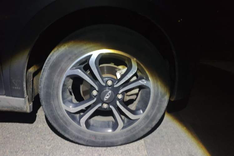 Used Chery Little Ant 2021 Revised Version 150 000 Yuan Ant Fan Edition New Ant Cool Edition Lithium Iron Phosphate Right Front Wheel Hub