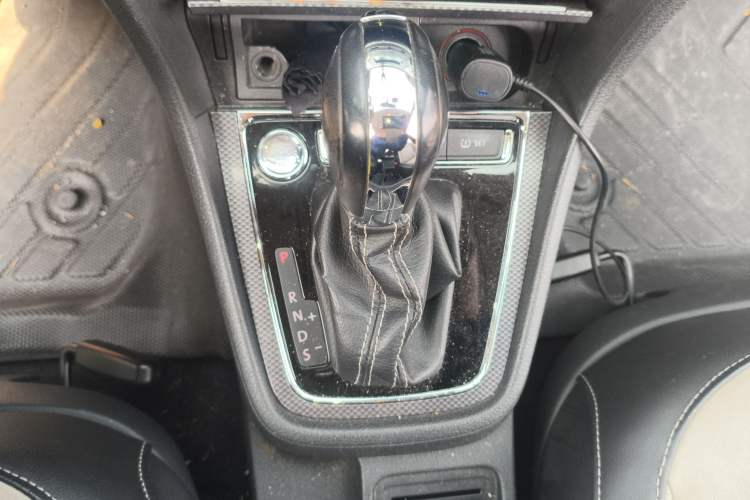 Used Volkswagen Cross Lavida 2014 1.6L Automatic Gear Lever