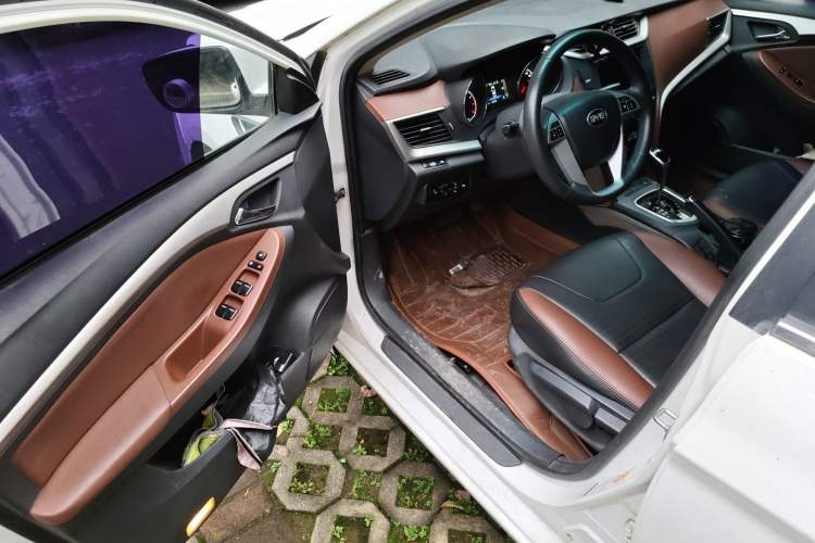 Used BYD G5 2014 1.5TID Automatic Prestige Model