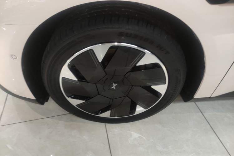 Used XPeng MONA M03 2025 600 with Ultra-Long Range Max Left Front Wheel Hub