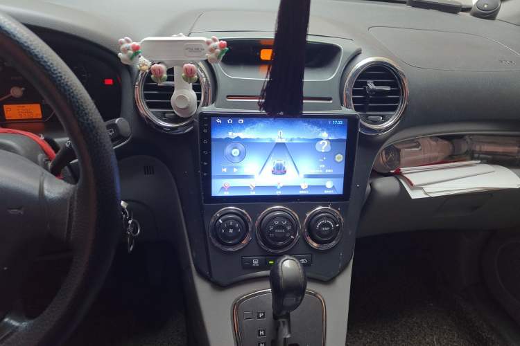 Used Kia Carens 2011 2.0L 7-Seater Automatic Standard Edition