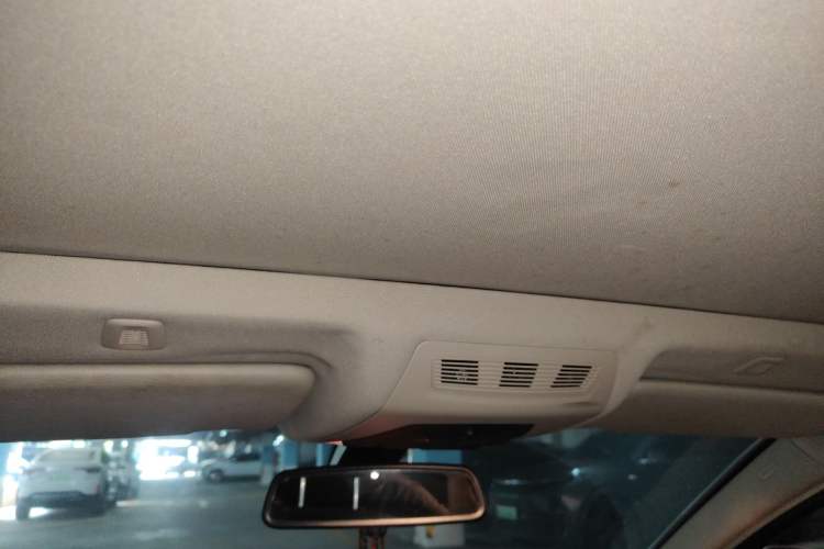 Used BMW 5 Series 2014 525Li Luxury Design Package
