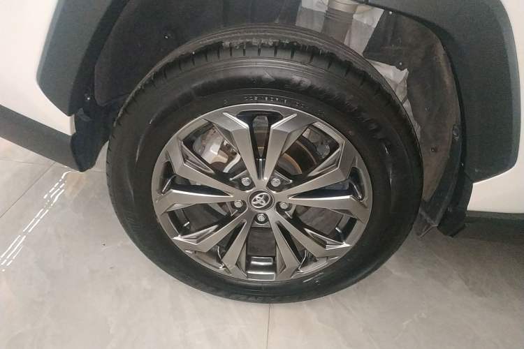 Used Toyota RAV4 2023 2.0L CVT Two-Wheel Drive Fashion Edition
