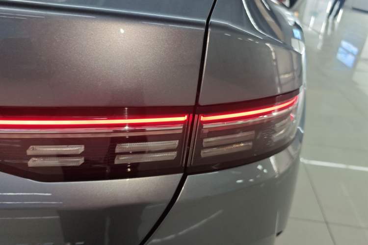 Used BYD Destroyer 05 2024 HONOR Edition DM-i 55KM Luxury Model Right Rear Taillight