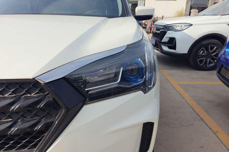 Used Venucia T60 2020 1.6L CVT Smart Drive Version China VI Standard Left Front Headlight