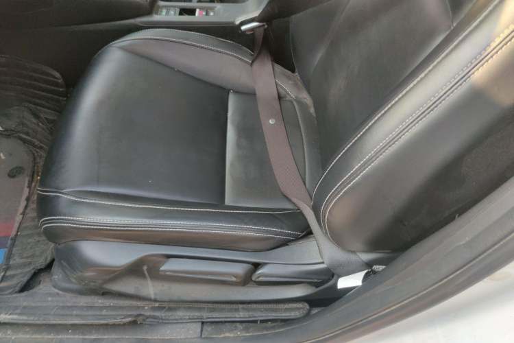 Used Honda Vezel 2023 1.5L CVT Elite Edition
