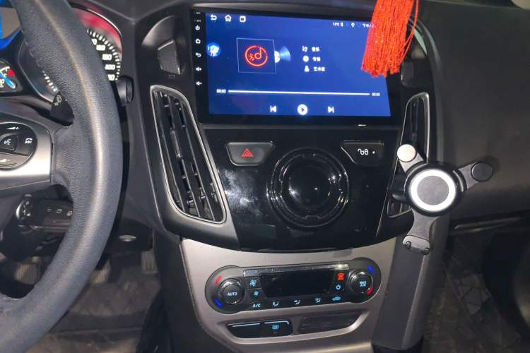 Used Ford Focus 2012 Sedan 1.6L Manual Fashion Edition
