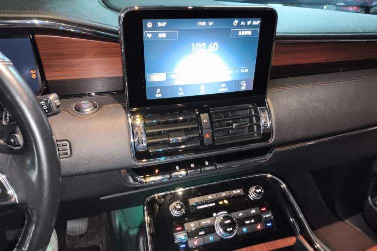 Used Lincoln Navigator 2020 3.5T Prestige Edition Audio And AC Panel