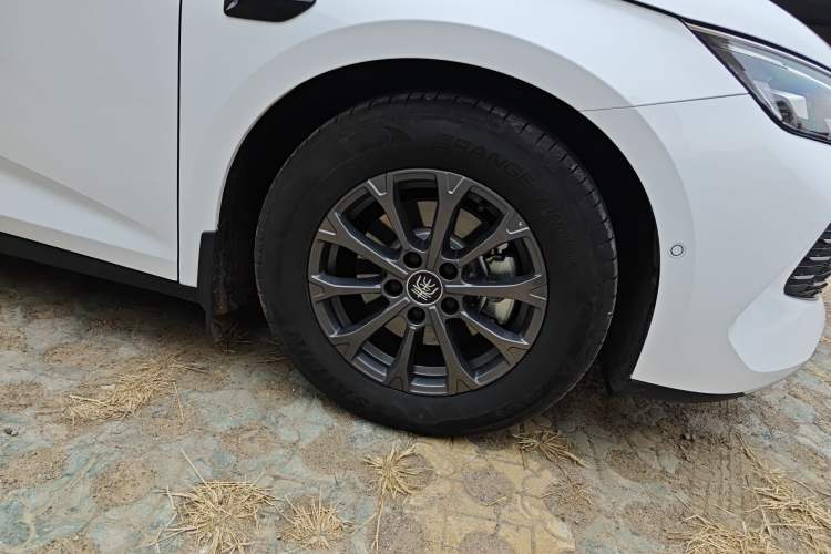 Used BYD Qin L 2025 DM-i Smart Drive 80KM Leading Model
