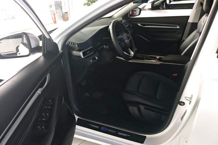 Used Geely Auto Emgrand 2023 4th Generation Champion Edition 1.5L CVT Luxury Model Driver Seat