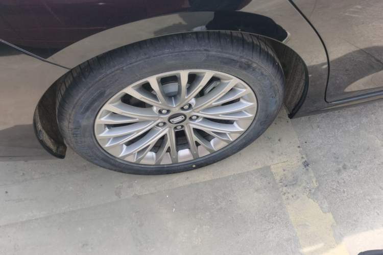 Used Bestune B70 2023 Third Generation 1.5T Automatic Enjoyment Version Right Rear Wheel Hub