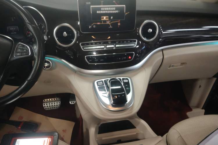 Used Mercedes-Benz V-Class 2016 V 260 L Prestige Extended Edition
