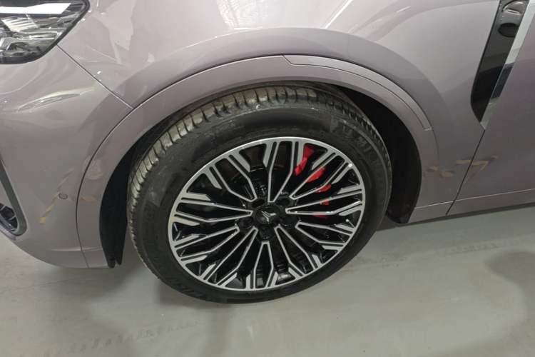 Used VOYAH FREE 2025 Model FREE+ Four-Wheel-Drive Qiankun Edition Left Front Wheel Hub