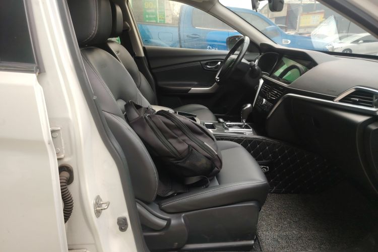 Used Venucia T90 2018 2.0L CVT Smart Connect Luxury Edition China V Standard