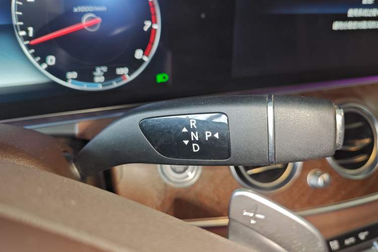 Used Mercedes-Benz E-Class 2018 Facelift E 200 L
