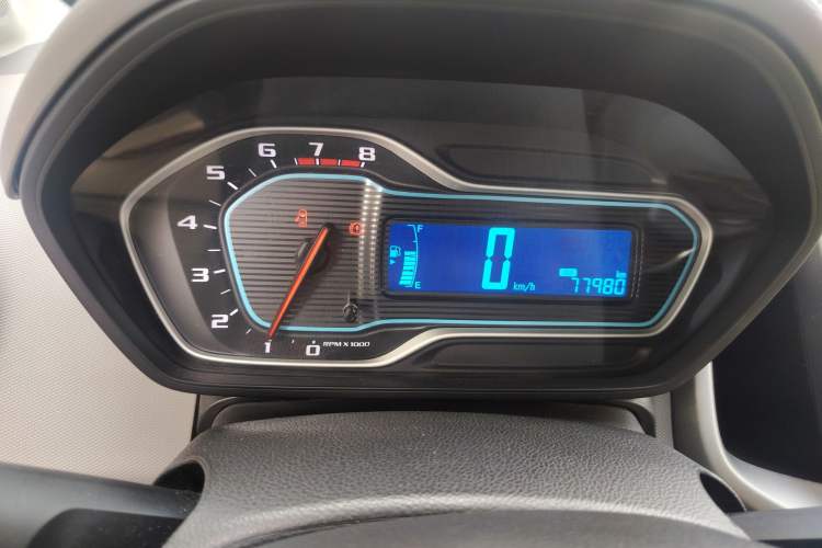 Used Chevrolet Aveo Sonic 2014 Sedan 1.4SL MT Comfort Edition Instrument Cluster