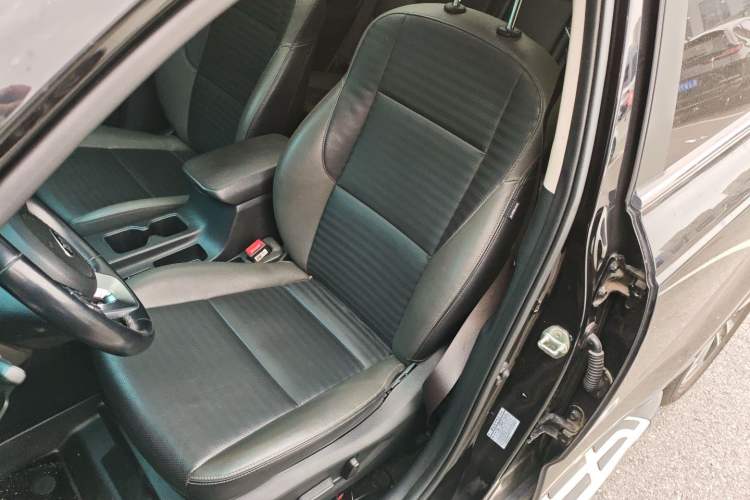 Used Kia Sportage R 2018 2.0L Automatic Smart Luxury Version China V Standard Left Front Seat