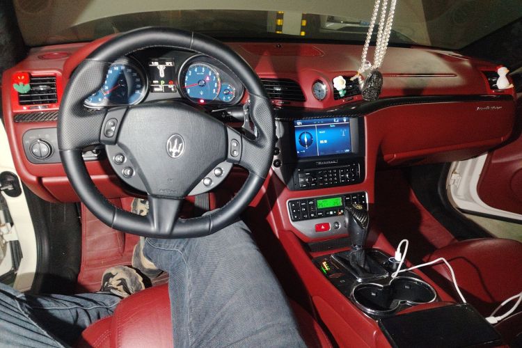 Used Maserati GranTurismo 2007 4.2L Standard Edition Center Console