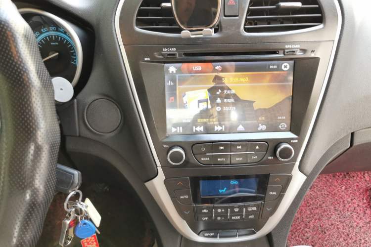 Used GAC Trumpchi GS5 2014 2.0L Manual Two-Wheel Drive Anniversary Value Edition
