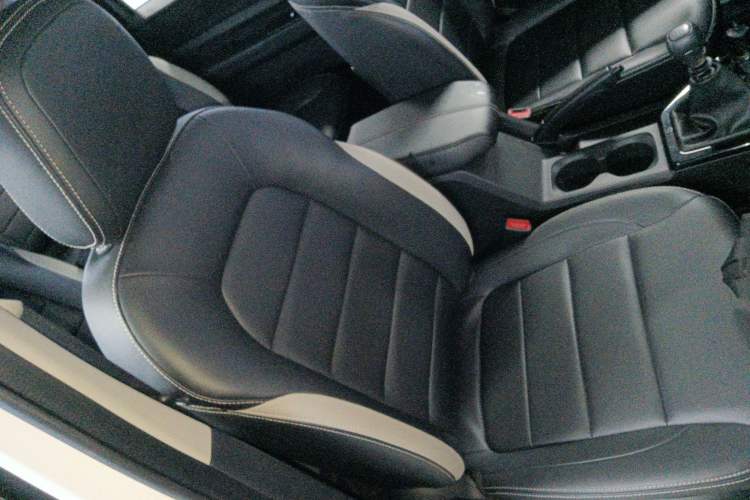 Used Wuling Hongguang PLUS 2019 1.5T Manual Luxury 7-Seater
