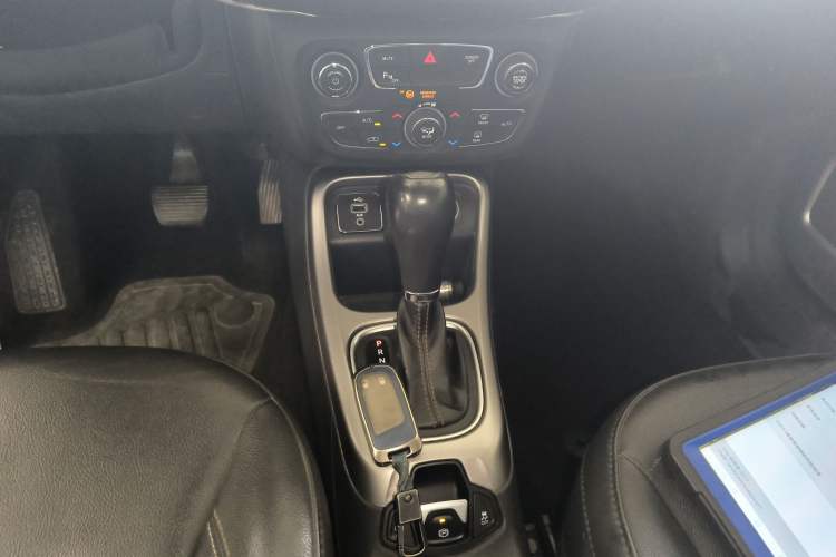 Used Jeep Compass 2017 200T Automatic Family Edition