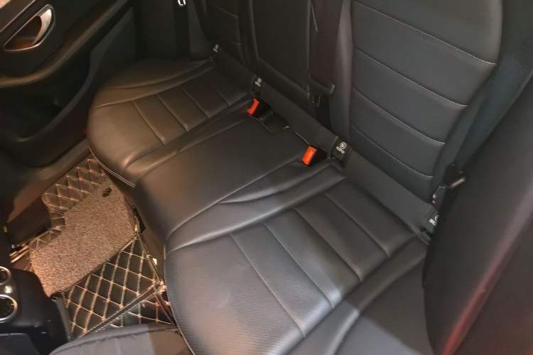 Used Mercedes-Benz C-Class 2018 C 180 L Fashion Edition Sport Version Left Rear Seat