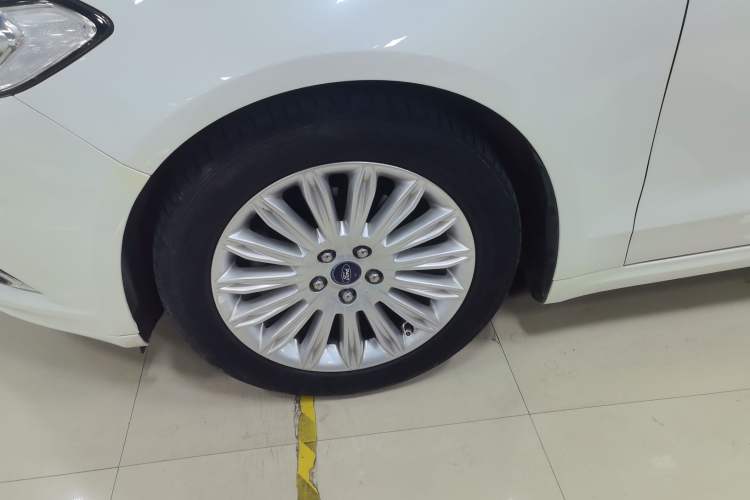 Used Ford Mondeo 2013 2.0L GTDi 200 Fashion Edition Exterior 4